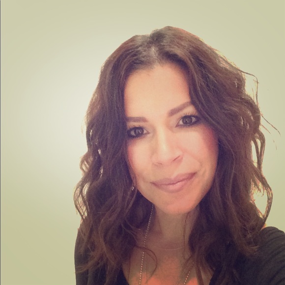 Meet your Posher, Shanna - Picture 1 of 2